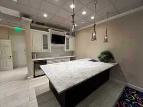 19451 S Tamiami Trl, Fort Myers, FL à louer Photo intérieure- Image 1 de 4