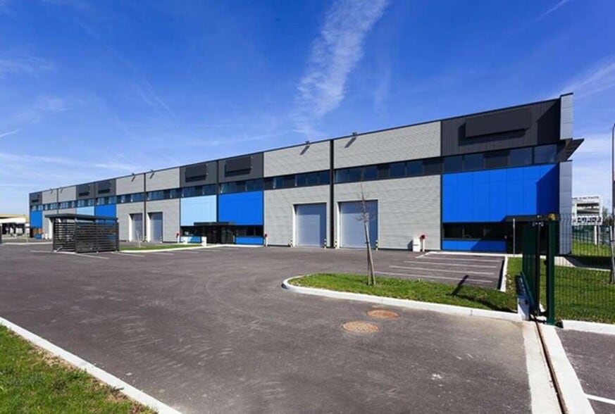 21 Rue Marcel Mérieux, Corbas for lease - Building Photo - Image 1 of 10