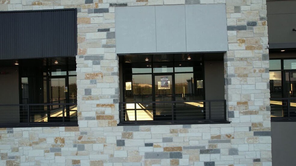15301 Ronald Reagan Blvd, Leander, TX à louer - Vidéo sur l’inscription commerciale - Image 2 de 19