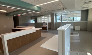 570 8th St, Saint Petersburg, FL for lease Interior Photo- Image 2 of 6