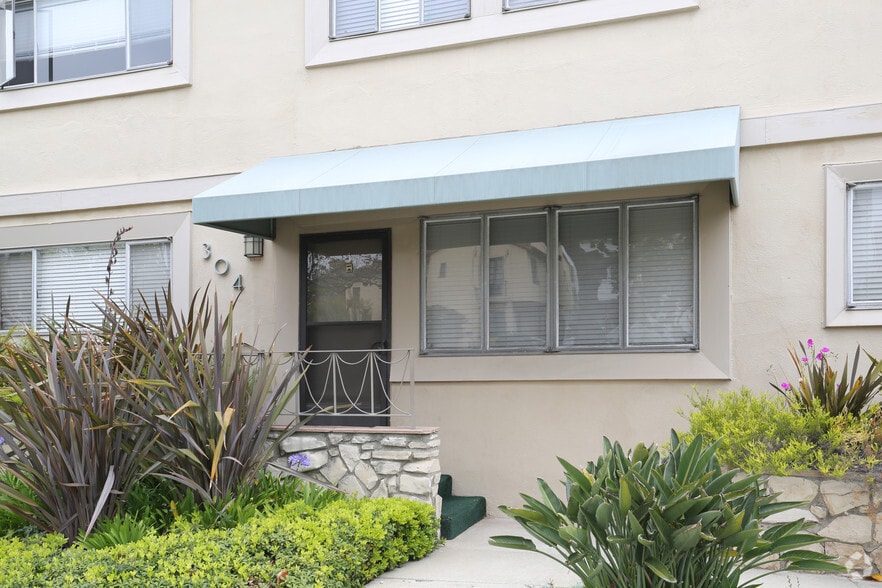 304 S Doheny Dr, Beverly Hills, CA à vendre - Photo du bâtiment - Image 2 de 4