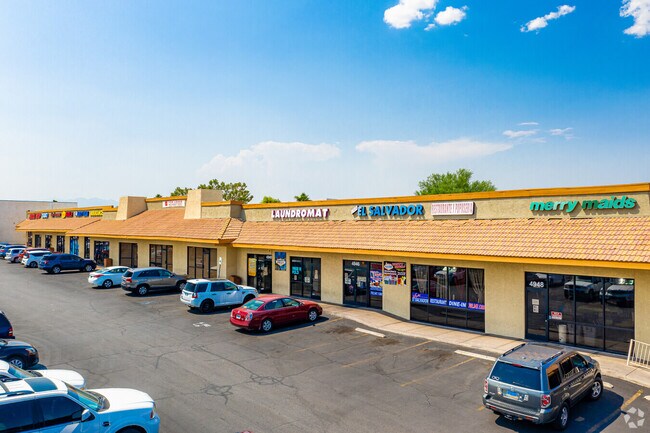 Plus de détails pour 4900-4910 E Tropicana Ave, Las Vegas, NV - Commerce de détail à louer