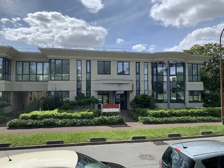 Flex in Créteil for lease - Building Photo - Image 1 of 15