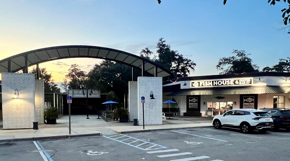 6800 Thomasville Rd, Tallahassee, FL à vendre - Photo du bâtiment - Image 3 de 16