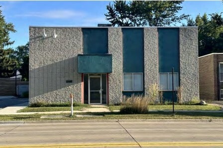 Berkley-Butter Provisioning Center & Ind portfolio of 2 properties for sale on LoopNet.ca - Primary Photo - Image 2 of 2