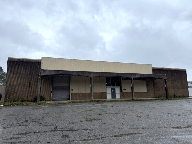 2340 E Washington St, Petersburg, VA à vendre - Photo du bâtiment - Image 2 de 7