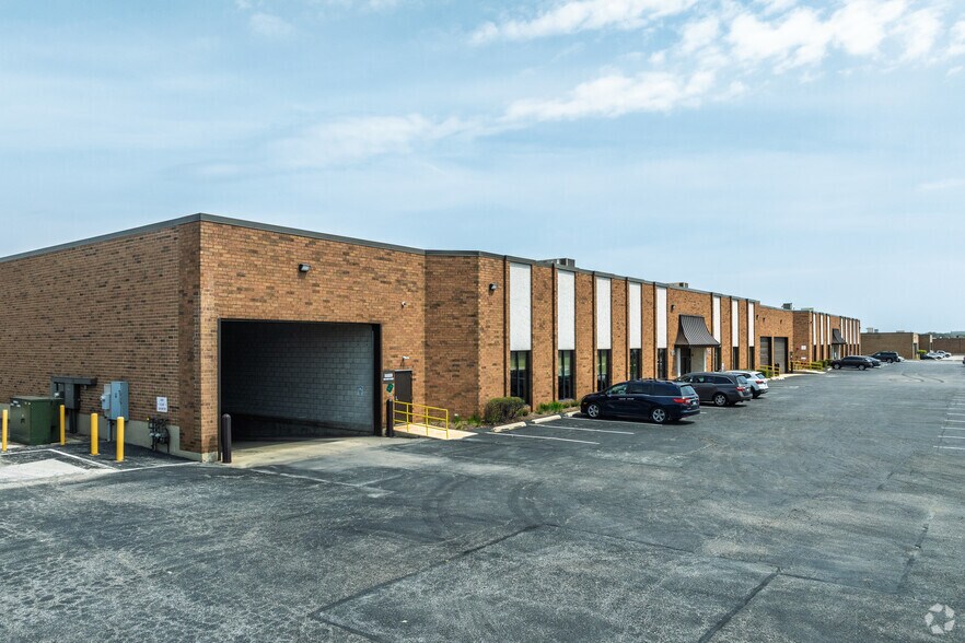 180-230 Messner Dr, Wheeling, IL à louer - Photo du bâtiment - Image 1 de 9