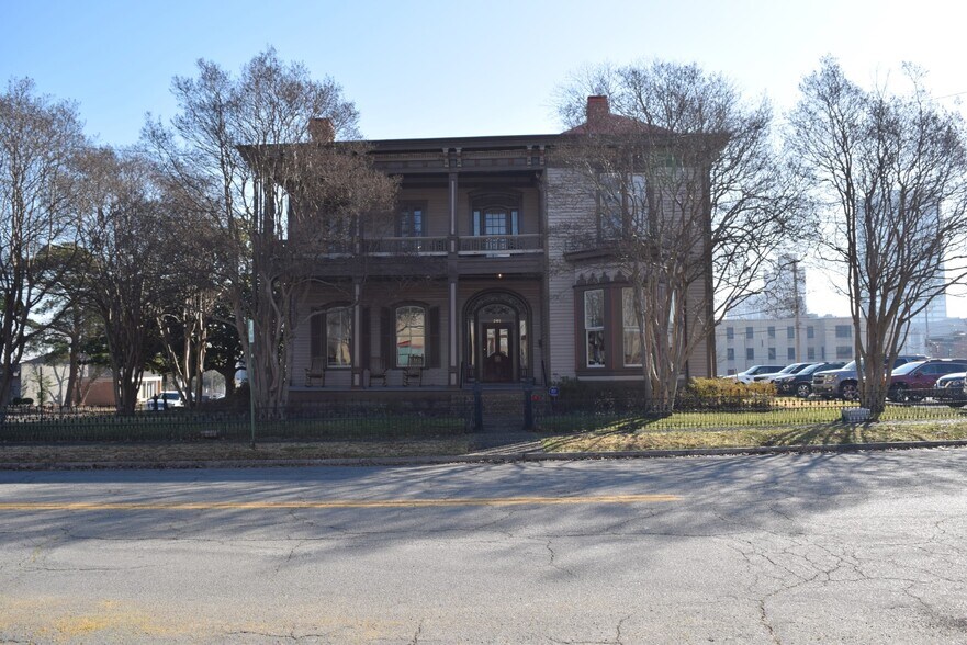 201 S Izard St, Little Rock, AR à vendre - Photo du bâtiment - Image 2 de 19