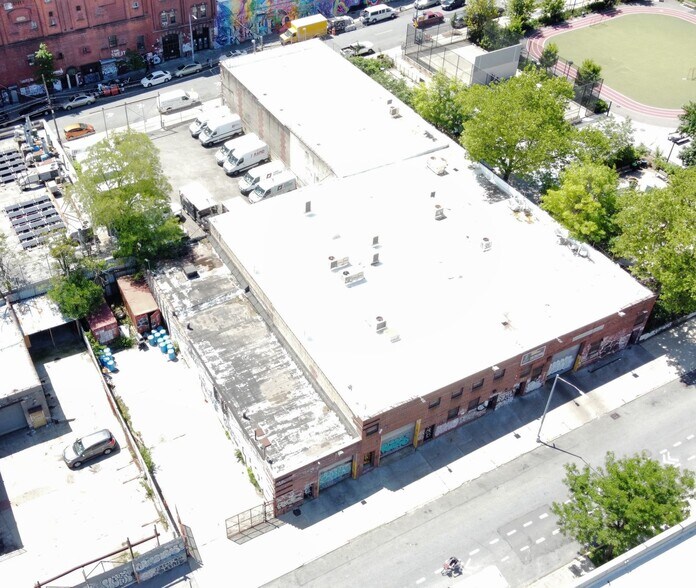 253-257 Meserole St, Brooklyn, NY à vendre - Photo du bâtiment - Image 3 de 14