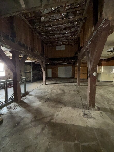 2290-2294 Scranton Rd, Cleveland, OH for lease - Building Photo - Image 2 of 6
