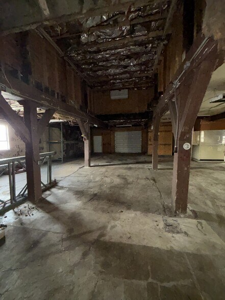 2290-2294 Scranton Rd, Cleveland, OH à louer - Photo du bâtiment - Image 2 de 6
