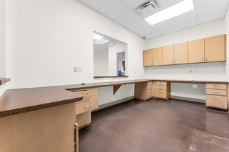 7408 Lake Worth Rd, Lake Worth, FL for lease Interior Photo- Image 2 of 16