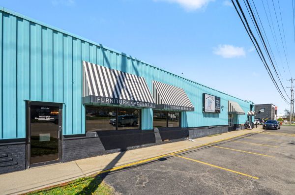 1015-1017 E West Maple Rd, Walled Lake, MI for sale Primary Photo- Image 1 of 2