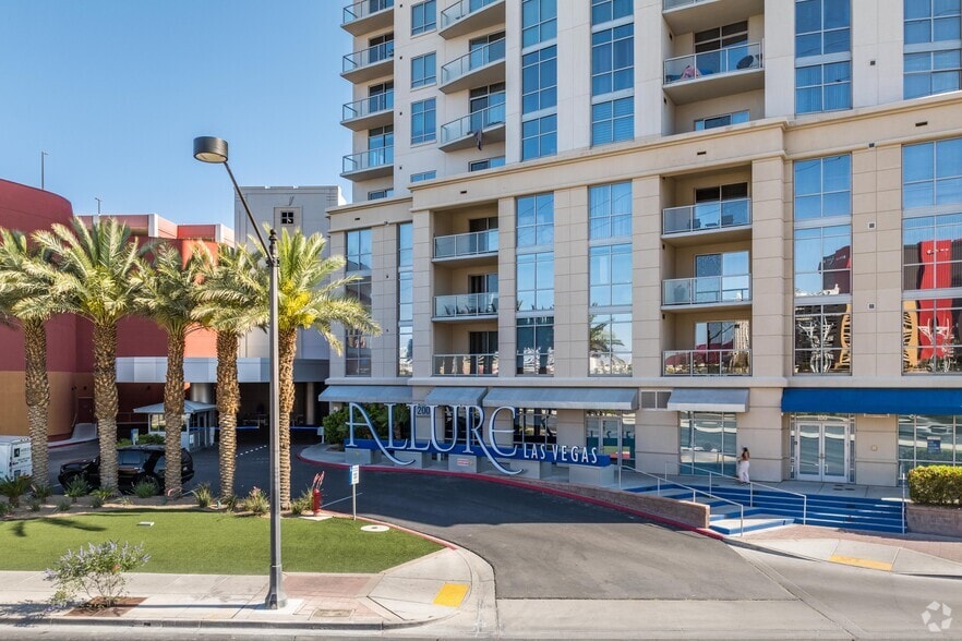 200 W Sahara Ave, Las Vegas, NV for lease - Building Photo - Image 1 of 5