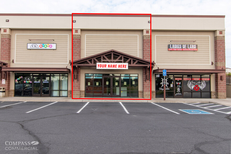 2276 SW Highland Ave, Redmond, OR for lease - Building Photo - Image 3 of 7