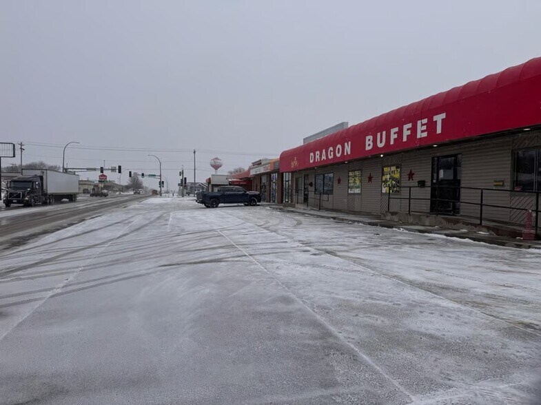 600 E Bridge St, Redwood Falls, MN à vendre - Photo du bâtiment - Image 2 de 13