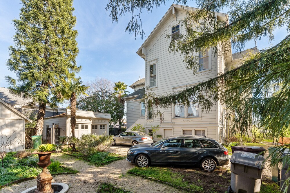 1218 E 21st St, Oakland, CA à vendre Photo principale- Image 1 de 1