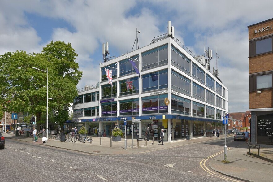 Norman House & Mayfield House Offices portefeuille de 2 propriétés à vendre sur LoopNet.ca - Photo du bâtiment - Image 2 de 3