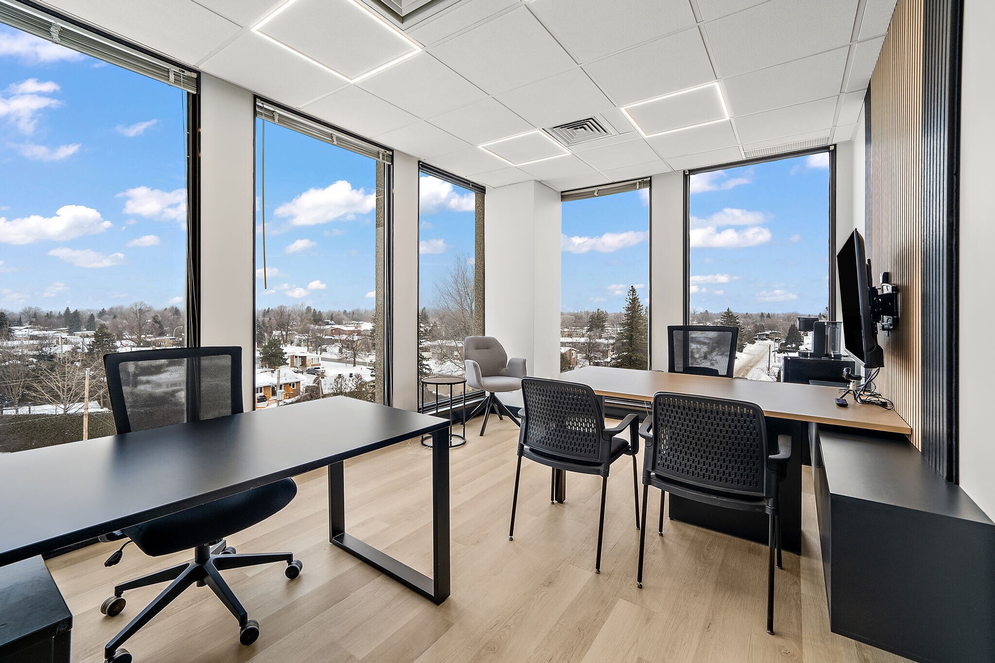 3131 Boul de la Concorde E, Laval, QC for lease Interior Photo- Image 1 of 5