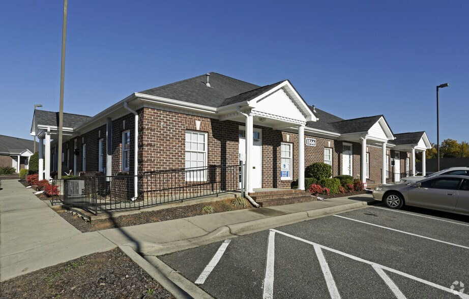 1566 Union Rd, Gastonia, NC à louer - Photo du bâtiment - Image 3 de 3