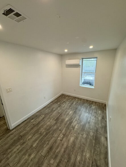 124-13 Liberty Ave, South Richmond Hill, NY for lease - Building Photo - Image 2 of 13