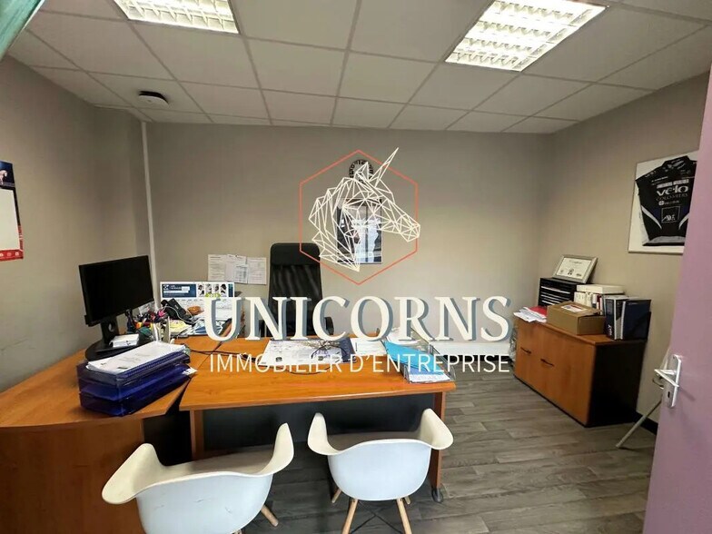 Retail in Toulouse for lease - Interior Photo - Image 2 of 4