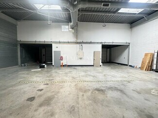 Plus de détails pour Local d'activités à louer