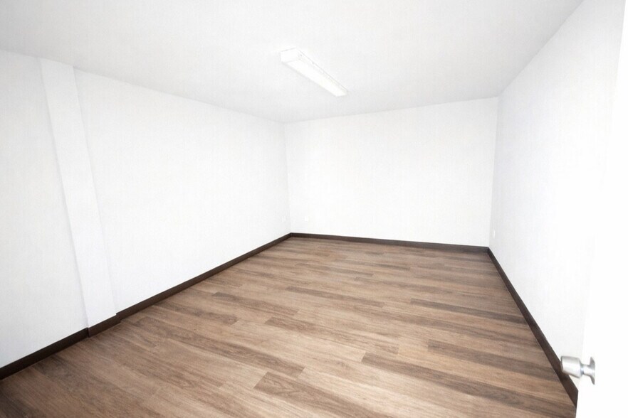 16301-16335 Piuma Ave, Cerritos, CA à louer - Photo du bâtiment - Image 3 de 7