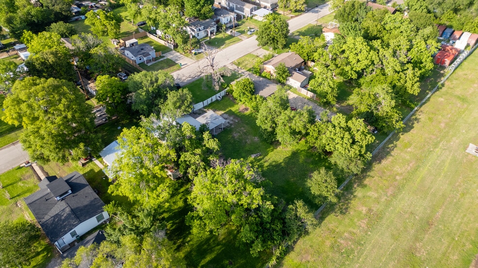 141 Campbell Ave, Pasadena, TX for lease - Building Photo - Image 2 of 10