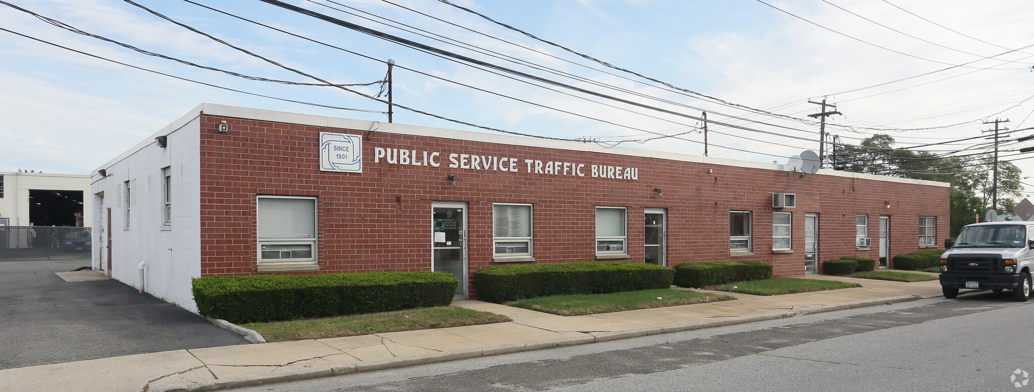 1-9 Hicks St, Lindenhurst, NY for lease Primary Photo- Image 1 of 6