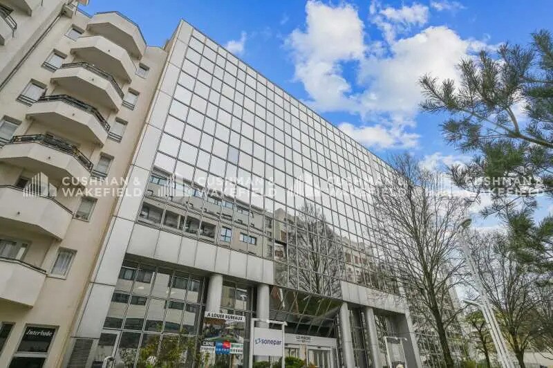 Office in Montrouge for sale Building Photo- Image 1 of 16