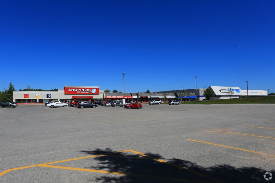 279 Yonge St, Barrie, ON for lease - Primary Photo - Image 1 of 2