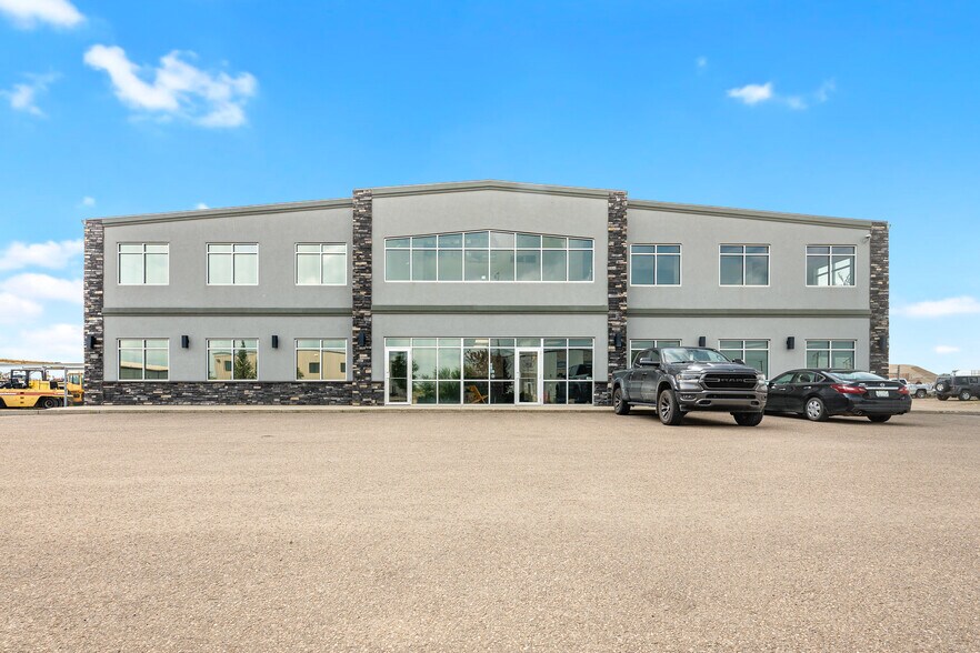 7187 56 St, Lloydminster, AB for lease - Building Photo - Image 3 of 22