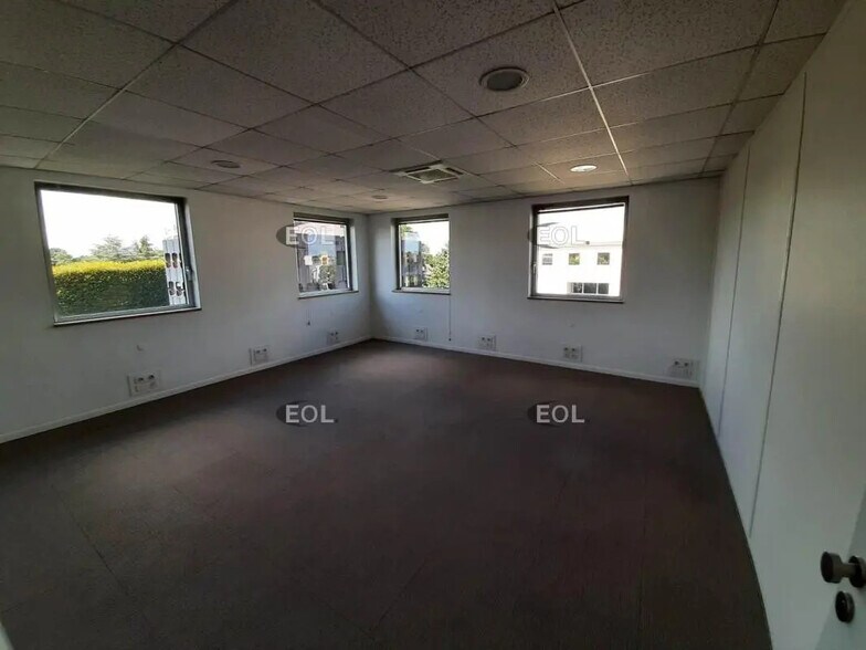 Office in Chevilly-Larue for lease - Building Photo - Image 2 of 12