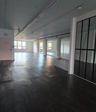 665 Anderson Ave, Cliffside Park, NJ for lease Interior Photo- Image 2 of 6
