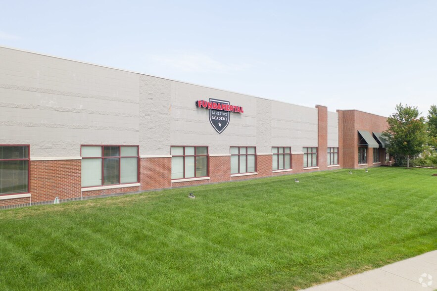 8400 Cody Dr, Lincoln, NE à louer - Photo du bâtiment - Image 2 de 15