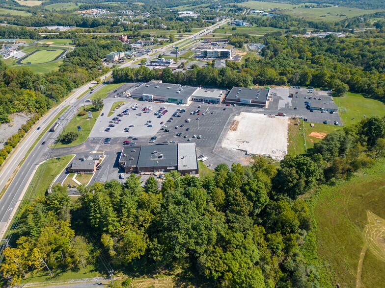 744-766 N Lee Hwy, Lexington, VA à louer - Aérien - Image 2 de 9