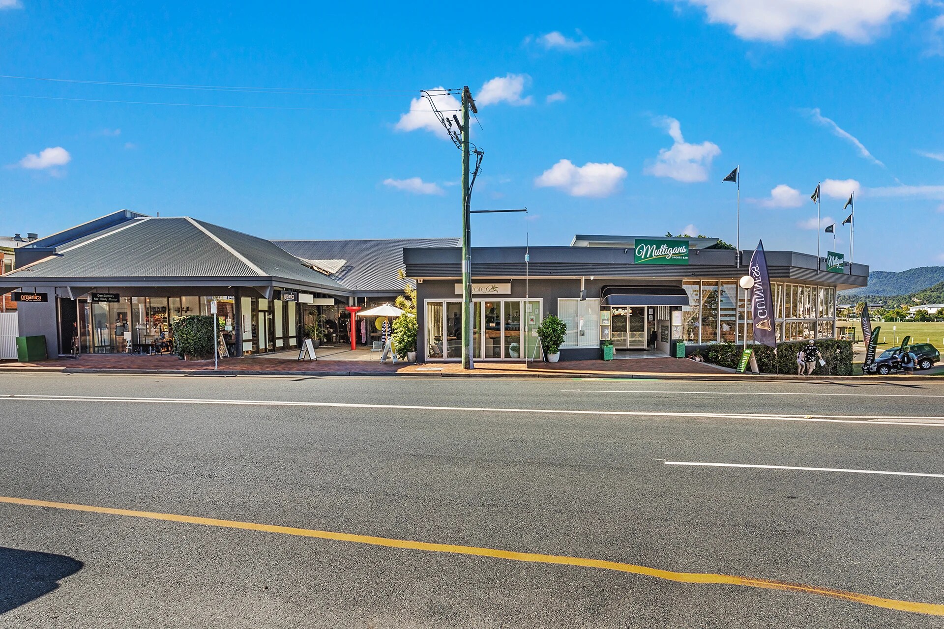 303 Shute Harbour Rd, Airlie Beach for sale Building Photo- Image 1 of 40