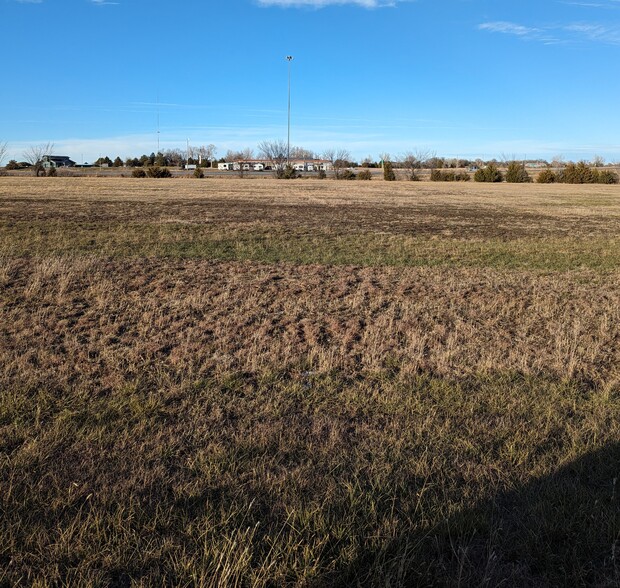 Huffman Rd, Kechi, KS à vendre - Photo du bâtiment - Image 2 de 7