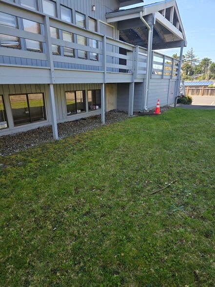 215 NW 15th St, Newport, OR for sale - Building Photo - Image 2 of 9