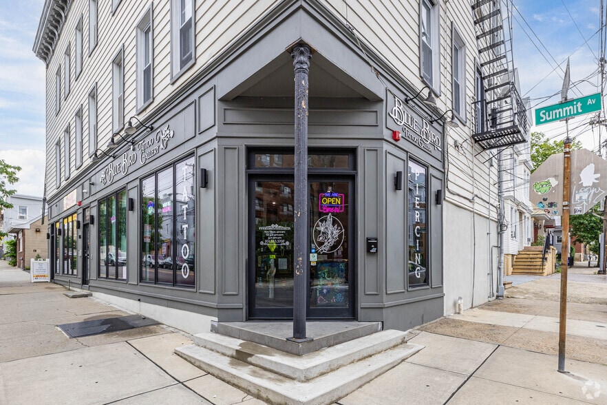 1074 Summit Ave, Jersey City, NJ for sale - Building Photo - Image 2 of 28