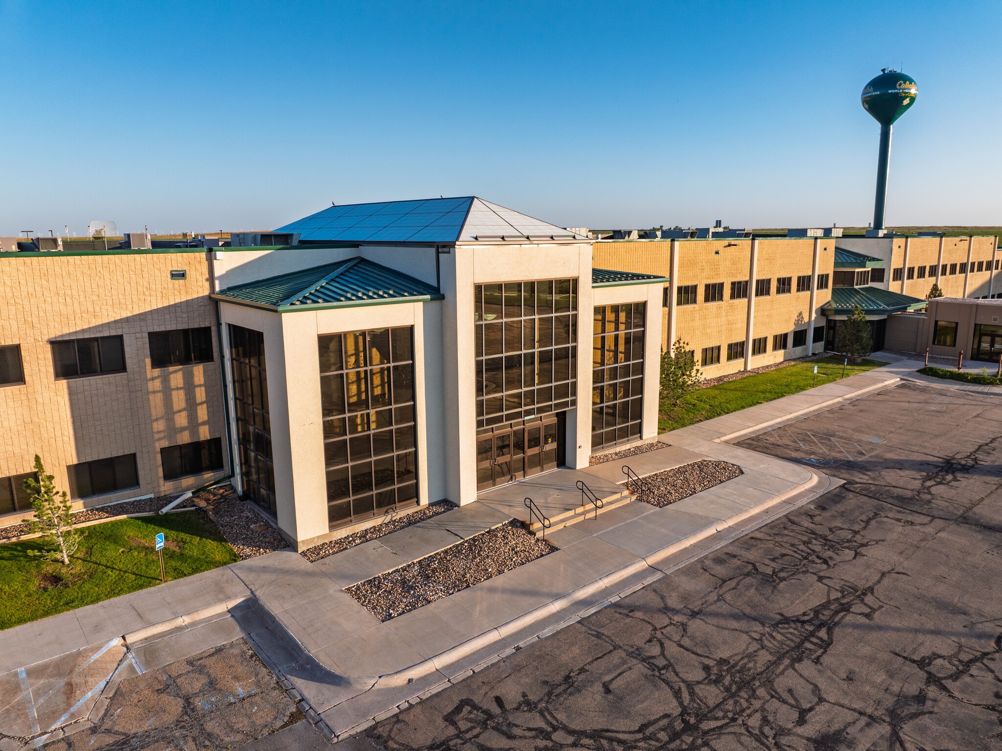 1 Cabela Dr, Sidney, NE à louer Photo du bâtiment- Image 1 de 48