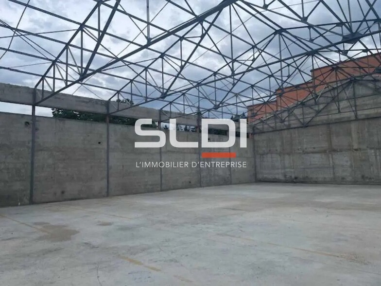 Office in Rillieux-la-Pape for lease - Building Photo - Image 3 of 7