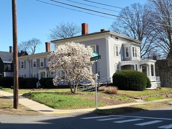 7 Congress St, Greenfield, MA à vendre - Photo principale - Image 1 de 1