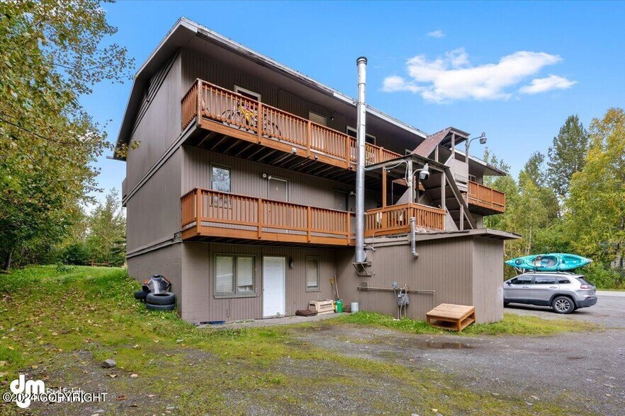 15815 Old Glenn Hwy, Eagle River, AK à vendre - Photo du bâtiment - Image 2 de 4