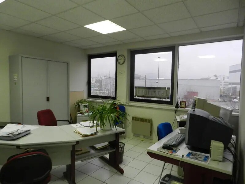 Office in Grenoble for lease Interior Photo- Image 1 of 15
