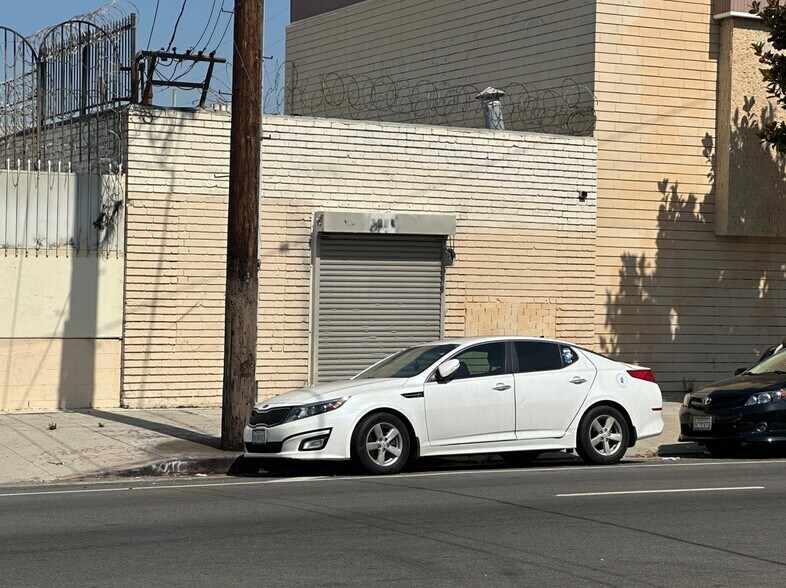 3207 S Main St, Los Angeles, CA for sale - Building Photo - Image 2 of 3