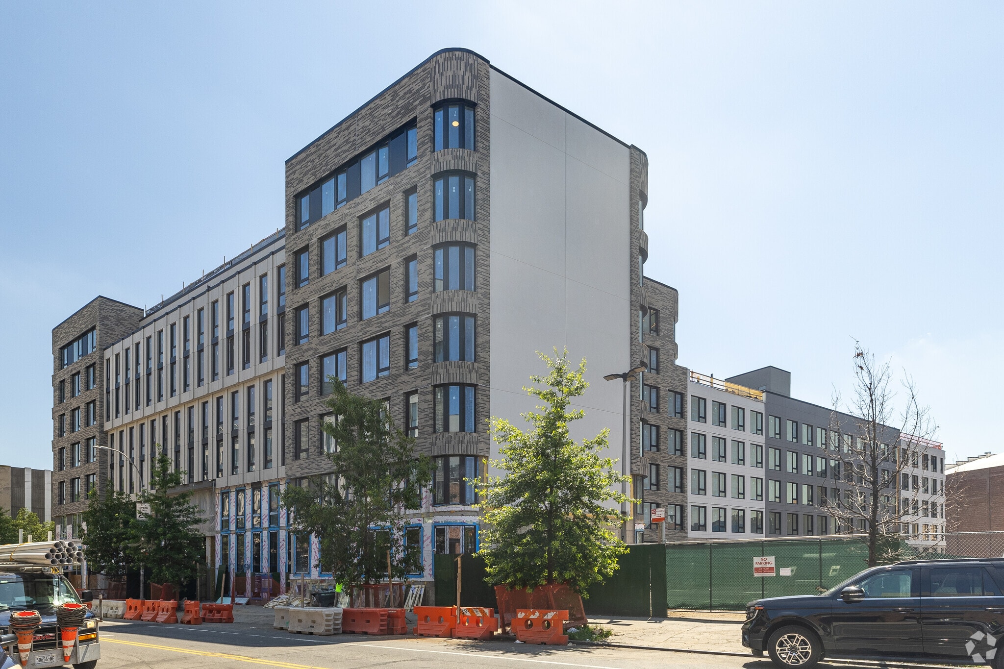 2360 Bedford Ave, Brooklyn, NY à louer Photo principale- Image 1 de 3