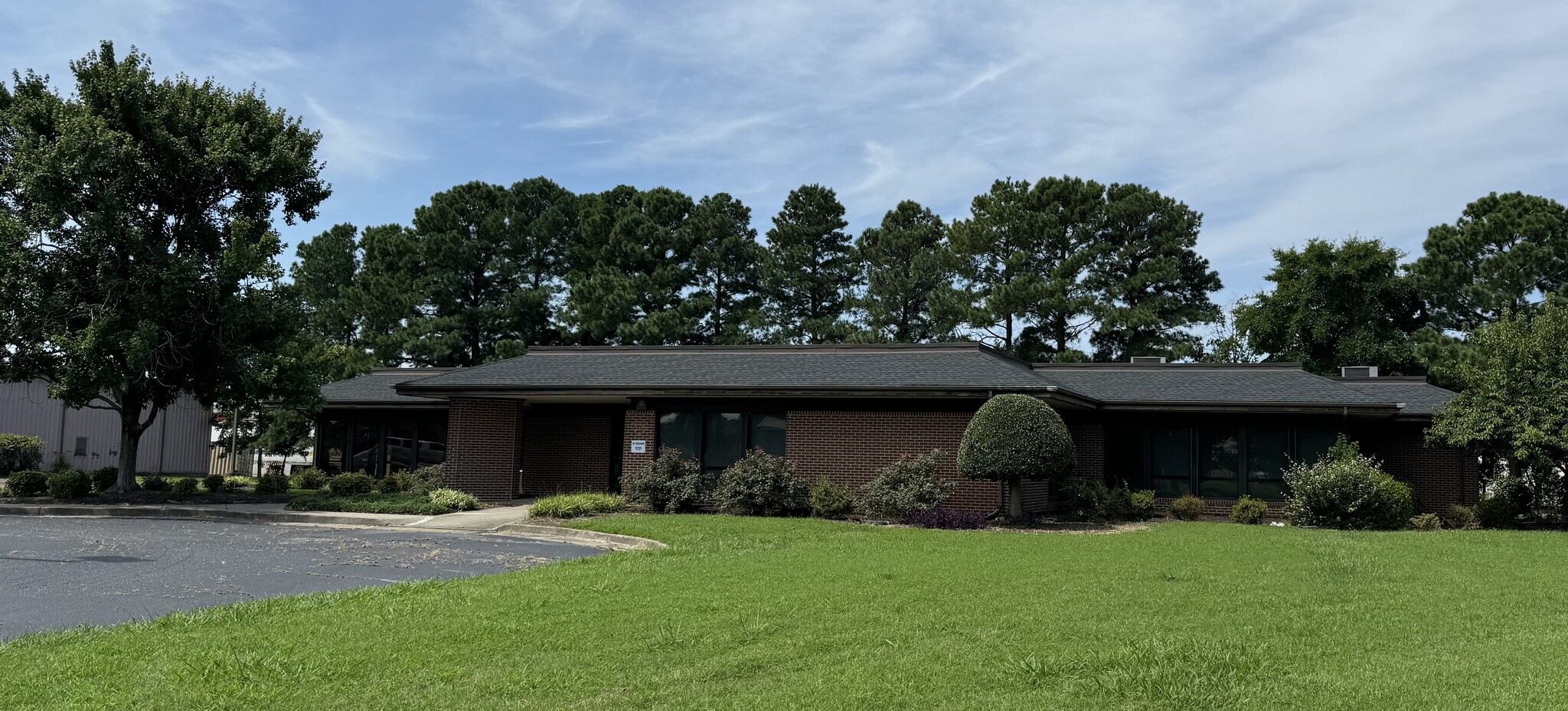 839 Poplar Hall Dr, Norfolk, VA for lease Building Photo- Image 1 of 5