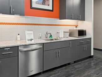 More details for 8661 201st St, Langley Twp, BC - Coworking for Lease